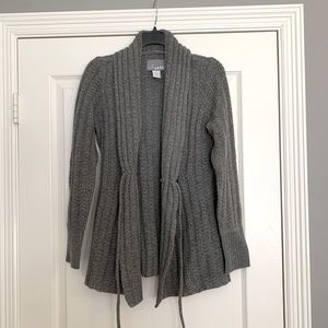 LIKE NEW Gray Cardigan Sweater